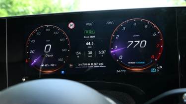 Mercedes CLA Hybrid - driver's display