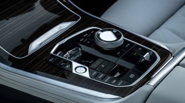 BMW X5 - centre console