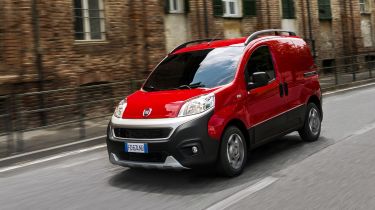 Fiat Fiorino - front tracking