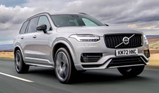 Volvo XC90 T8 Recharge - front tracking