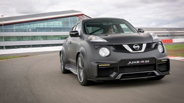 Nissan Juke-R 2.0 - front action