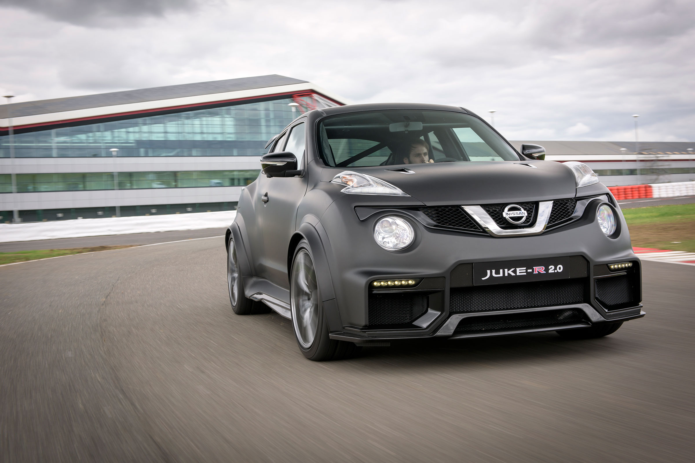 New Nissan Juke R 2 0 15 Review Auto Express