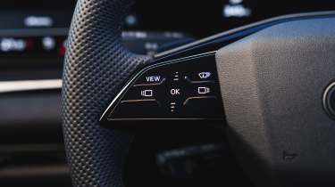 Audi S5 Avant - steering wheel controls