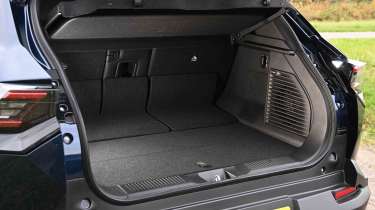 Suzuki e Vitara - boot