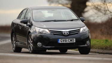 Toyota Avensis front cornering