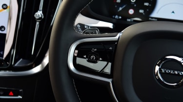 Volvo S60 - steering wheel controls