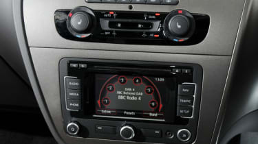 SEAT Leon FR+ 2.0 TSI centre console