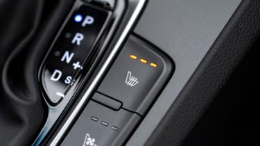 New Hyundai Kona Hybrid 2021 review - buttons