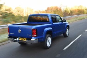 Volkswagen Amarok pick-up 2016 - rear tracking 2