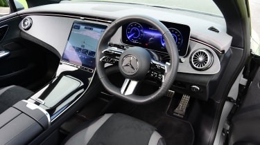 Mercedes EQE 300 - dashboard