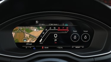 Audi RS 4 Avant vs BMW M3 Touring - Audi digital dials 