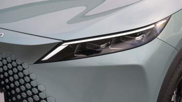 Omoda 7 - front light