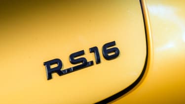 Clio R.S. 16 - badge