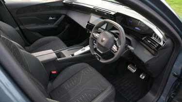Peugeot E-308 SW facelift - front interior 