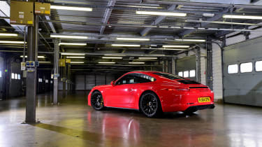 Porsche 911 GTS header