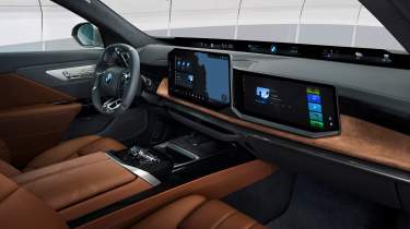 BMW i7 - dash