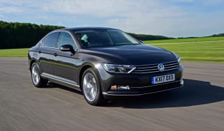 Volkswagen Passat - front