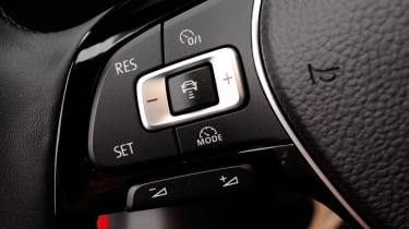 Volkswagen Golf Mk7 steering wheel controls