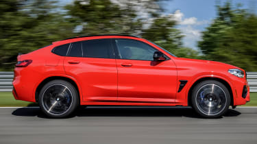 BMW X4 M Competition - side tracking