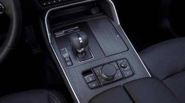 Mazda CX-80 - centre console