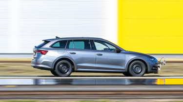 All Season tyre test - Skoda Octavia wet 