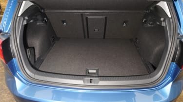 VW Golf 1.6 TDI SE boot