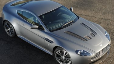 Aston V12 Vantage