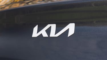 Kia Ceed - Kia badge