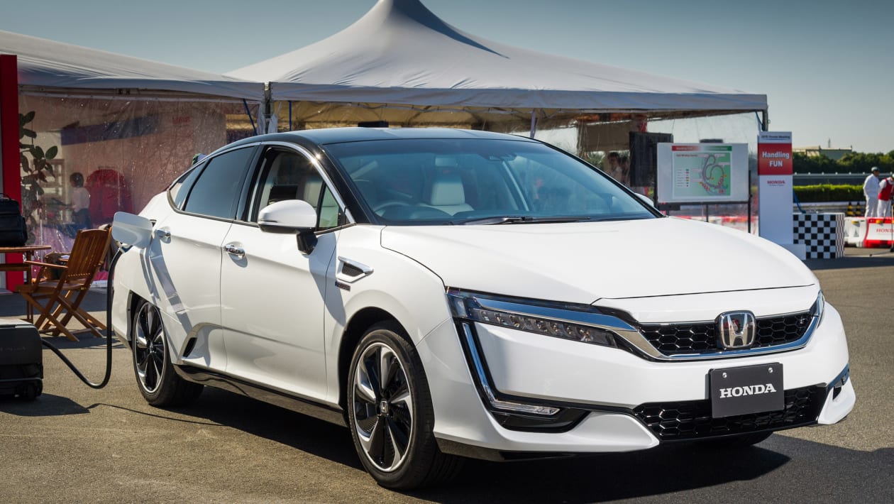 New Honda Clarity FCV hydrogen fuel cell car review - pictures | Auto ...