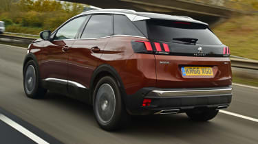 3008 minutes in a Peugeot 3008 - rear tracking