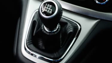 Honda CR-V gear lever detail
