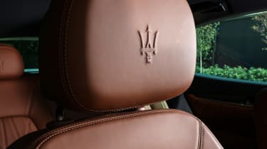 Maserati Levante - headrest