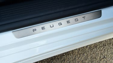 Peugeot 308 SW - sill plate