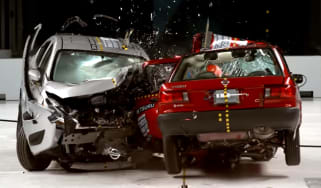 Nissan Tsuru vs Nissan Versa crash test