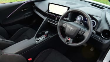 Toyota C-HR - cabin