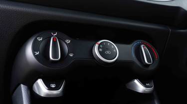 Kia Picanto - air-con controls