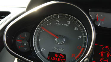 Audi R8 dash