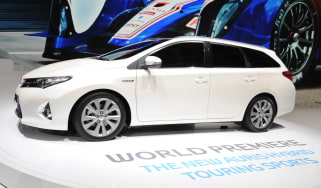 Toyota Auris Touring Sports front