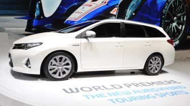 Toyota Auris Touring Sports front