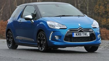 Citroen DS3 e-HDi DSport front cornering