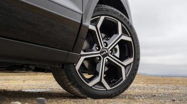 Kia Niro Hybrid - alloy wheels