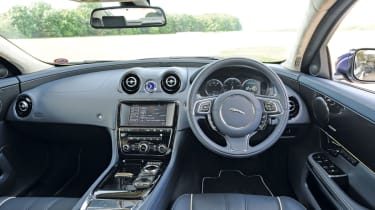 Jaguar XJ dash