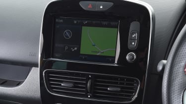 Renault Clio RS 220 Trophy - infotainment screen