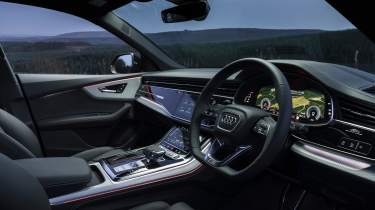 Audi Q8 - interior
