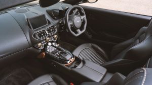 Aston Martin A3 Vantage Roadster - dash