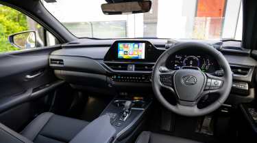 Lexus UX 350h+ F-Sport - dashboard