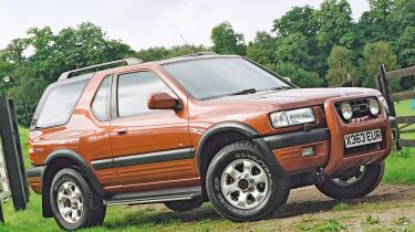 Top 10 worst cars - Vauxhall Frontera front quarter