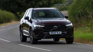 Volvo XC60 B5 facelift - front cornering