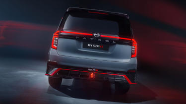 Nissan Patrol Nismo - static rear end