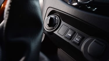 Nissan Navara long-term - switches